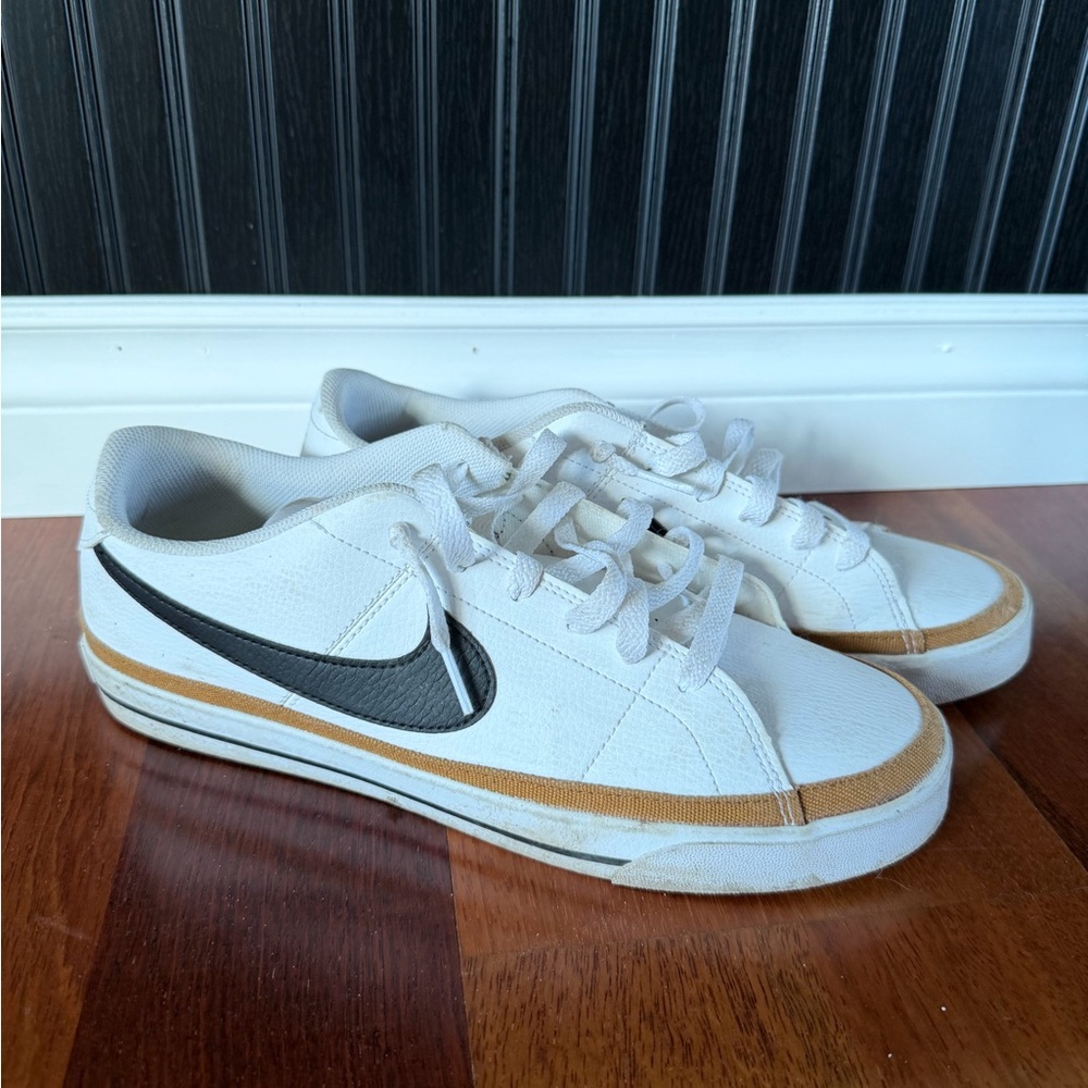 Nike Men’s White Sneakers with Black Swoosh and Tan Stripe